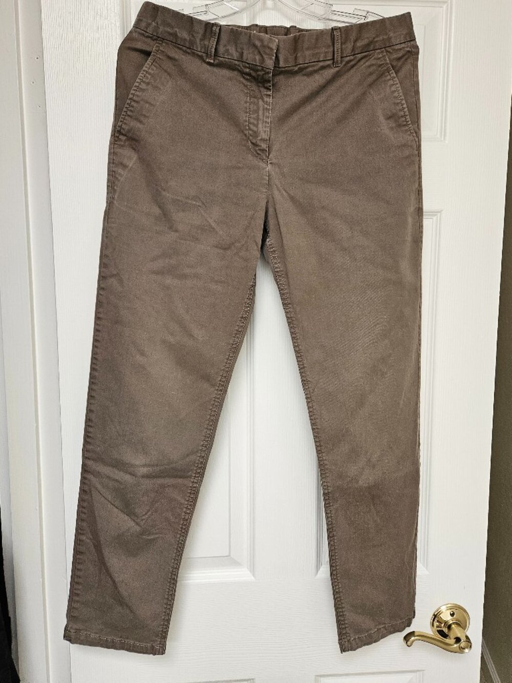 Gap Broken in Straight Khakis Women’s Size 6 Olive Green